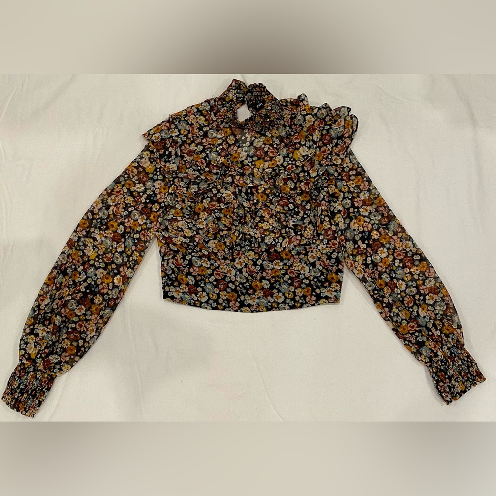 Floral Ruffle crop top ZARA